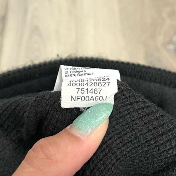 The North Face Hat Boys Medium Black and Red Logo Knit Beanie - Picture 4 of 5